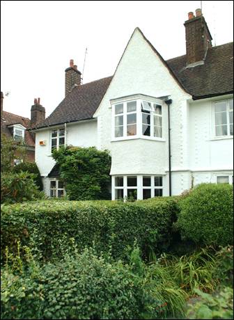 186 Willifield Way